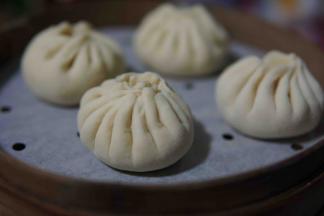 如图，（不要说我包的丑，我能怎么办阿，我也很绝望啊）