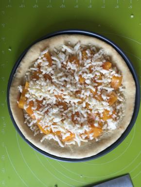 最后再撒上一层马苏里拉芝士碎