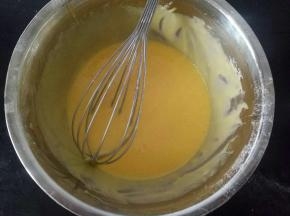 搅拌至细滑没有面粉颗粒状态。