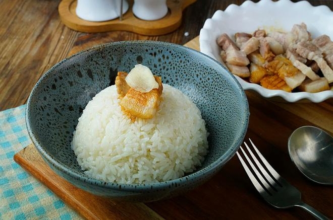 五花肉焖饭