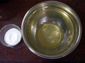 将蛋黄蛋白分离。