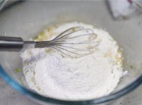 加入低粉清水。