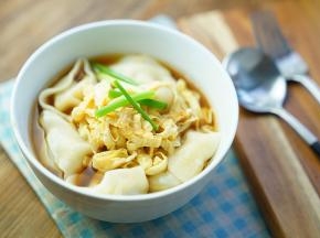 最后按个人喜好调味，我是加入了酱油香醋来调整。