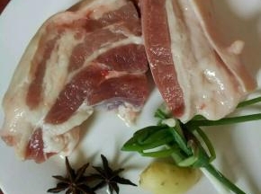 五花肉，姜葱，八角