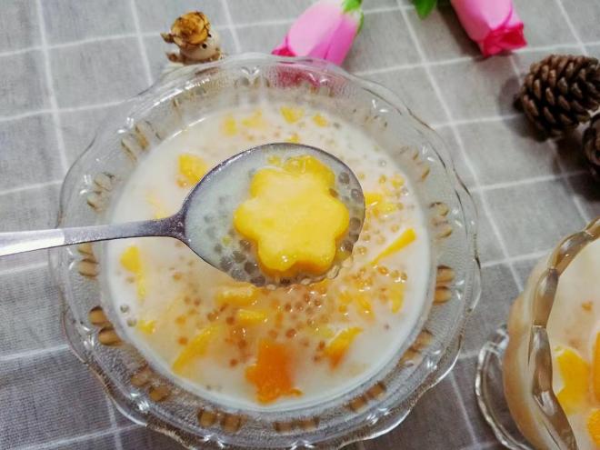 椰香芒果西米露