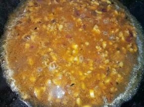 倒入没过食材的水