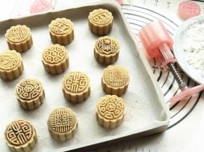 全部做好的月饼，每一个花形都很喜欢。