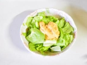 生菜切碎加入千岛酱