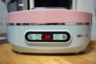 通电，选择酸奶程序，时间8个小时，启动。