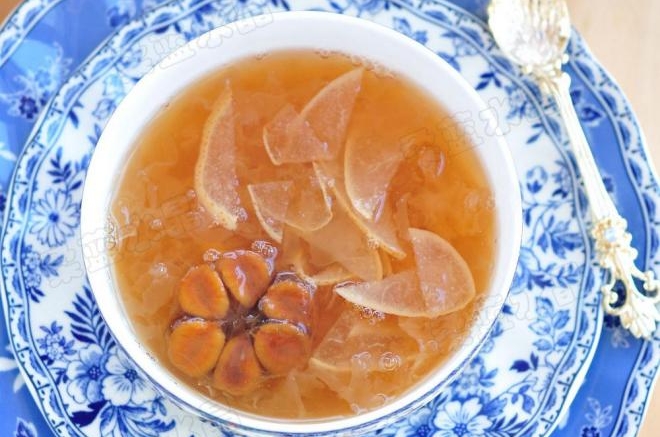 罗汉果雪梨银耳羹