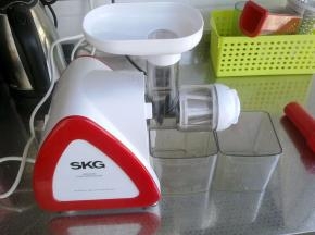 原汁机安装好，电源插好。