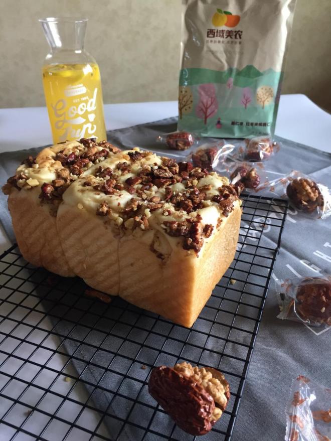红枣核桃吐司