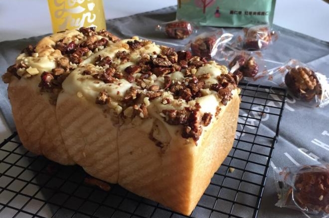 红枣核桃吐司