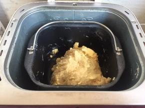 程序结束，放入黄油，再次启动一个和面程序，15分钟；