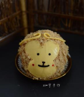 黏上肉松，再剪两条芝士片，当做发箍，巧克力酱画出眼睛鼻子和嘴巴，完成啦！很可爱吧！