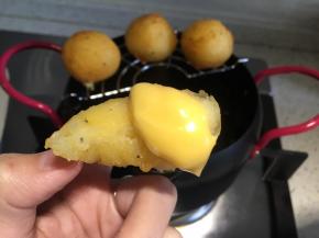 我喜欢一边炸一边吃，爆浆哦！但是！小心烫口！小心烫口！