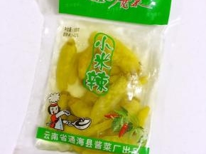 准备好一小袋泡椒！（超市里有卖！）