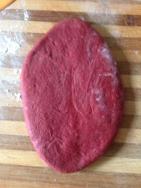 面团光滑面朝下 擀开