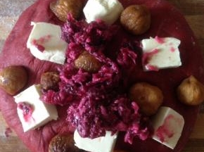 加上玫瑰酱和酒浸葡萄干