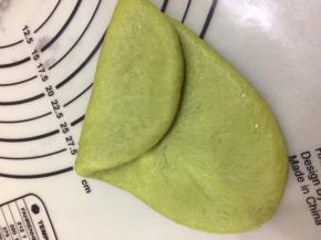 一边向中间折叠