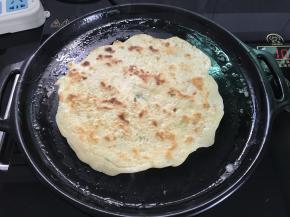 直至两面都呈金黄色后取出装盘。