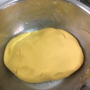 盆净 手净
搓出一个个小剂子 压扁