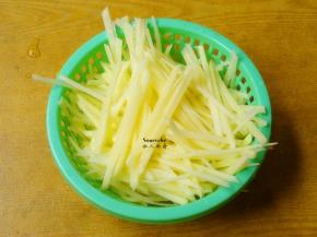 捞出，沥干水待用；