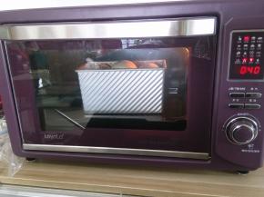 烤箱180度40分钟，上色后立即盖锡纸。