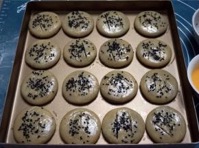 然后扫上黑芝麻。