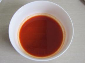 取30克的烤肉料与30克清水混合均匀