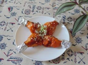 出炉摆盘撒上少许芝麻即可。