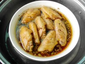 锅中小火蒸二十分钟