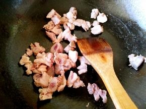 炒到肉色发白