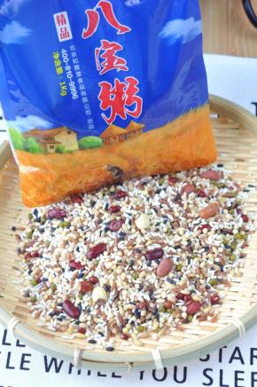 准备好八宝粥米。