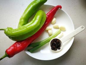 1、将主食材准备齐全。