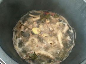 煮开后再煮十分钟左右即可