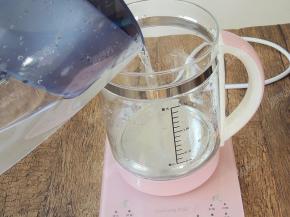 养生壶里加入1L水