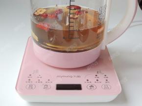 加入500毫升纯净水