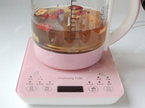 加入500毫升纯净水