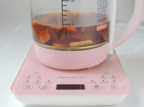 可以选择保温，暖暖的红枣姜茶喝起来