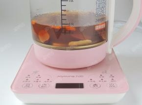 可以选择保温，暖暖的红枣姜茶喝起来