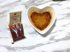 将丘比焙煎芝麻口味沙拉汁、丘比香辣口味沙拉汁1小包、油泼辣子混合均匀。