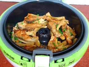 时间设置8分钟，焖好之后，加入香葱即可。 PS:不需要安装搅拌器