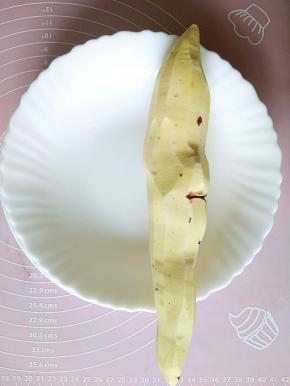 板栗薯洗净削皮