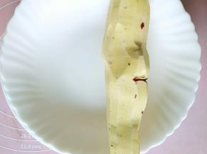 板栗薯洗净削皮