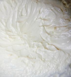 高速3～4分钟左右，七分发就可以了，抹的过程还会变硬，打得太硬了就难抹开了。