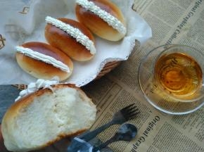 在表面也挤上奶油