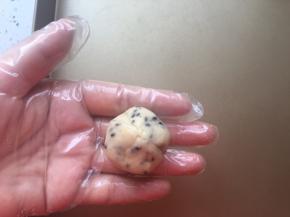 用虎口收口捏紧