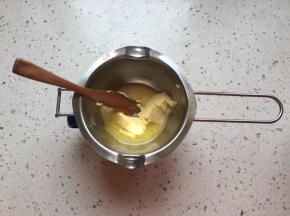 黄油隔热水融化