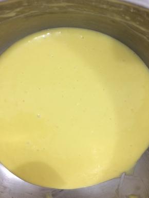 搅拌到无干粉，面糊细腻